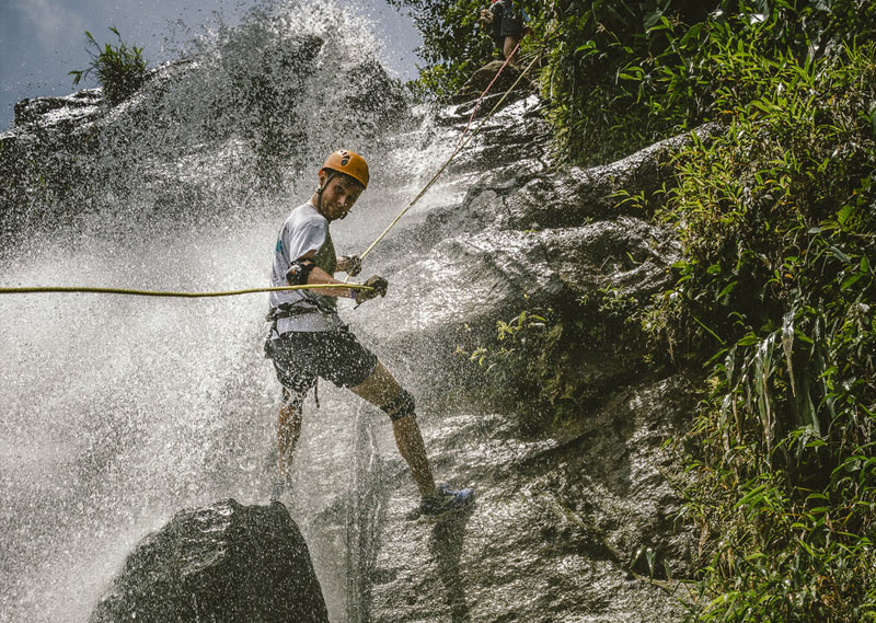 Belize Rappelling Tour